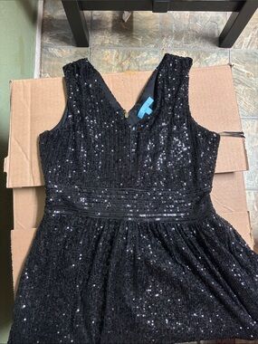 Draper James Black Sequin V-Neck Party Dress